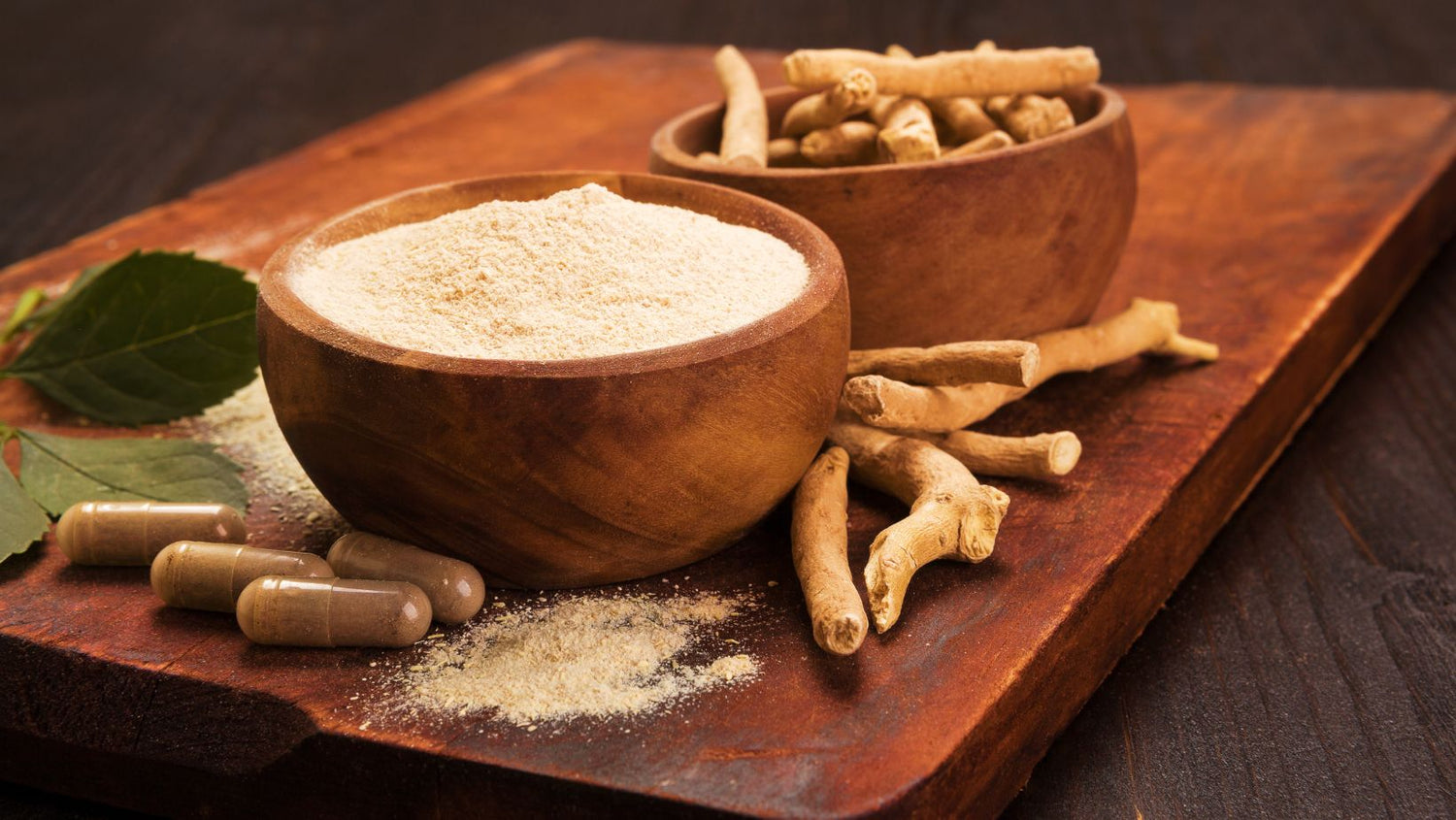 Adaptogen ashwagandha root and powder